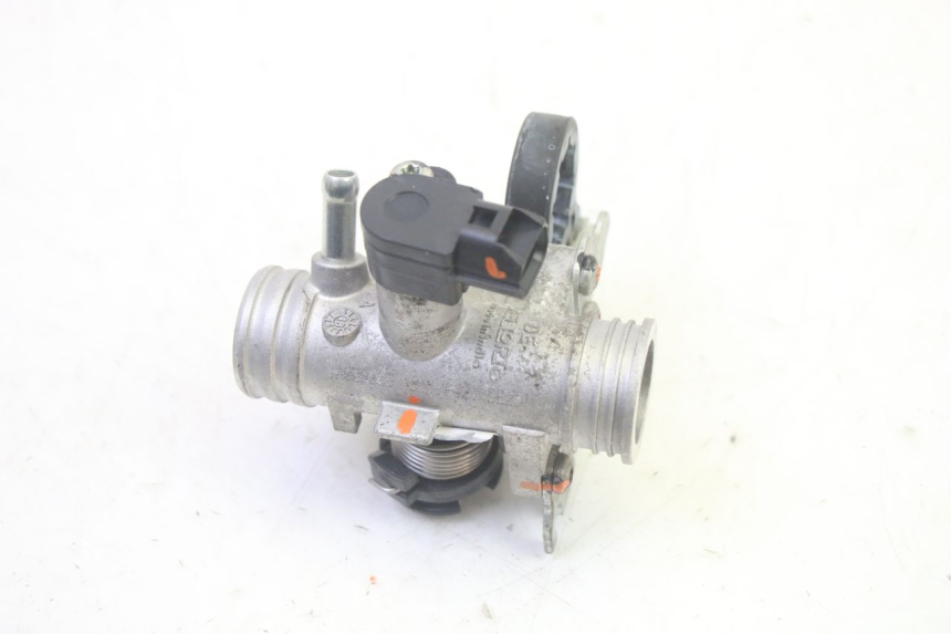 photo de INIEZIONE PIAGGIO ZIP 4T 50 (2018 - 2020) - Dettagli dei punti di fissaggio