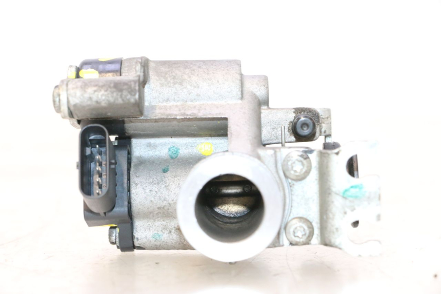 photo de CORPO FARFALLATO PIAGGIO ZIP IGET 4T 50 (2021 - 2023) - Dettagli dei punti di fissaggio