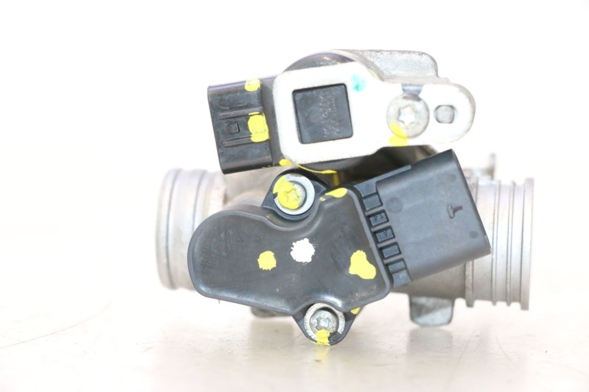 photo de CORPO FARFALLATO PIAGGIO ZIP IGET 4T 50 (2021 - 2023) - Ricambio usato controllato