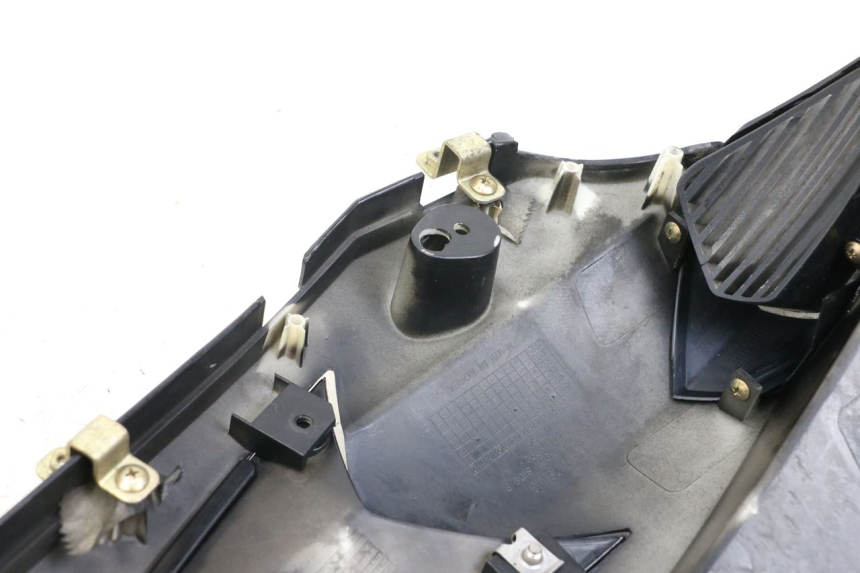 photo de INTERNA CUPOLINO DESTRO HYOSUNG GTR 125 (2006 - 2008) - Primo piano tecnico