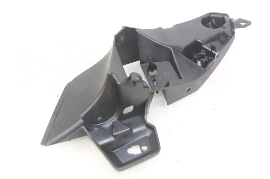 photo de INTERNO TESTA FORCELLA DESTRA YAMAHA MT ABS 125 (2014 - 2018) - Primo piano tecnico