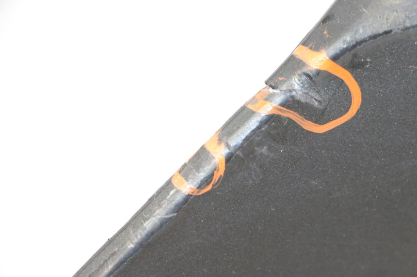 photo de INTERNA CUPOLINO DESTRO YAMAHA XMAX X-MAX 125 (2021 - 2025) - Caratteristiche distintive