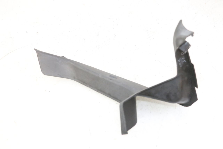 photo de INTERNA CUPOLINO SINISTRO HONDA CBF 125 (2009 - 2015) - Primo piano tecnico