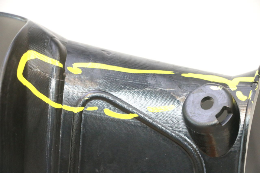 photo de INTERNA CUPOLINO SINISTRO YAMAHA FZ8 800 (2010 - 2016) - Stato della superficie e materiale