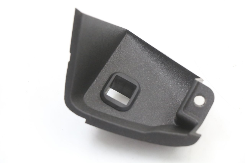 photo de INTERNA CUPOLINO SINISTRO PIAGGIO X10 125 (2012 - 2017) - Dettaglio del componente