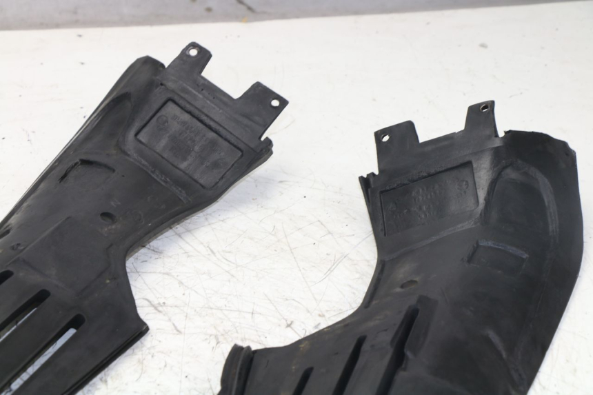 photo de Interno della testa di forcella BMW K 75 RT ABS 750 (1989 - 1997) - Altra angolazione