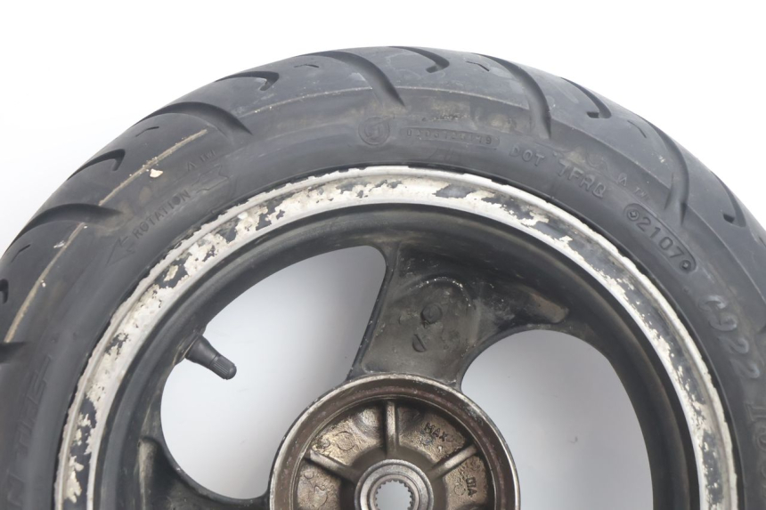 photo de CERCHIO POSTERIORE E PNEUMATICO KYMCO AGILITY 4T 50 (2005 - 2018) - Altra vista dell'articolo
