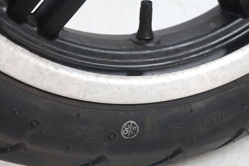 photo de CERCHIO POSTERIORE E PNEUMATICO KYMCO AGILITY CITY 16P 125 (2015 - 2024) - Ricambio usato controllato