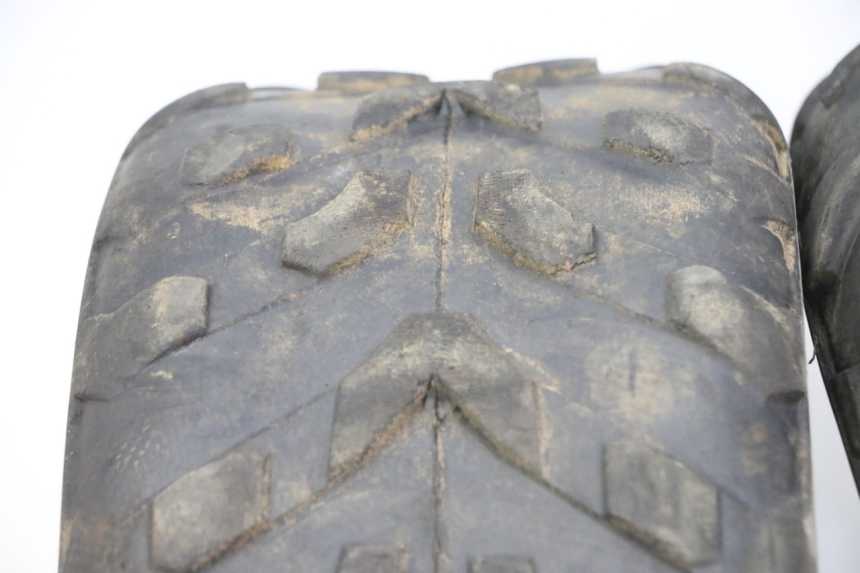 photo de CERCHIO POSTERIORE E PNEUMATICO KEROX BAZOOKA 110 - Stato della superficie e materiale