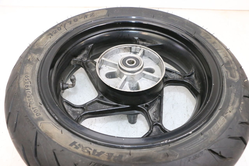 photo de CERCHIO POSTERIORE E PNEUMATICO MAG POWER BOMBERS 4T 50 (2016 - 2026) - Altra angolazione