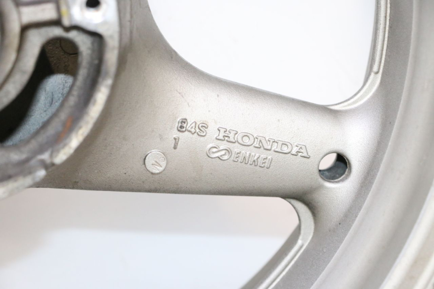 photo de CERCHIO POSTERIORE E PNEUMATICO HONDA CB F HORNET 600 (2005 - 2006) - Zoom qualità usato