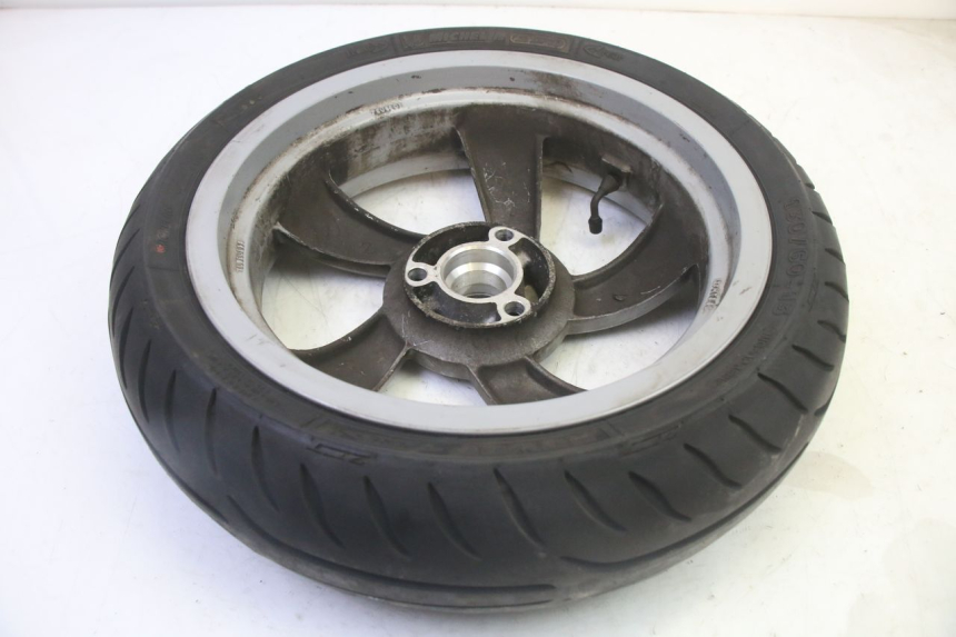 photo de CERCHIO POSTERIORE E PNEUMATICO PEUGEOT CITYSTAR 50 (2013 - 2017) - Primo piano tecnico