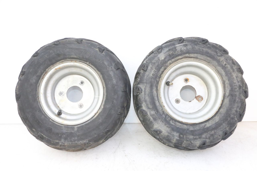 photo de CERCHIO POSTERIORE E PNEUMATICO SPEEDY DELUXE 125 - Vista principale