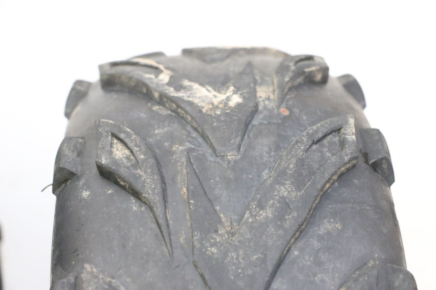 photo de CERCHIO POSTERIORE E PNEUMATICO SPEEDY DELUXE 125 - Stato della superficie e materiale