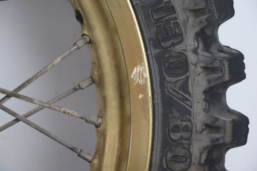 photo de CERCHIO POSTERIORE E PNEUMATICO SUZUKI DR S 600 (1985 - 1989) - Ricambio usato controllato