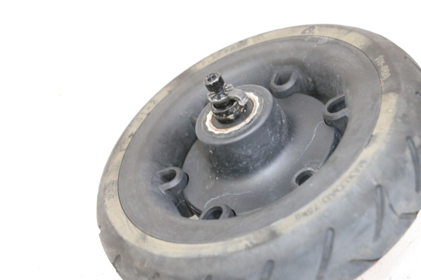 photo de CERCHIO POSTERIORE E PNEUMATICO SEGWAY NINEBOT E2 1 - Zoom sullo stato d'uso