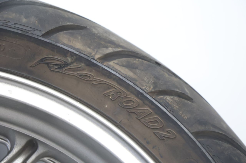photo de CERCHIO POSTERIORE E PNEUMATICO KAWASAKI ER-6 ER6 N 650 (2005 - 2009) - Caratteristiche distintive