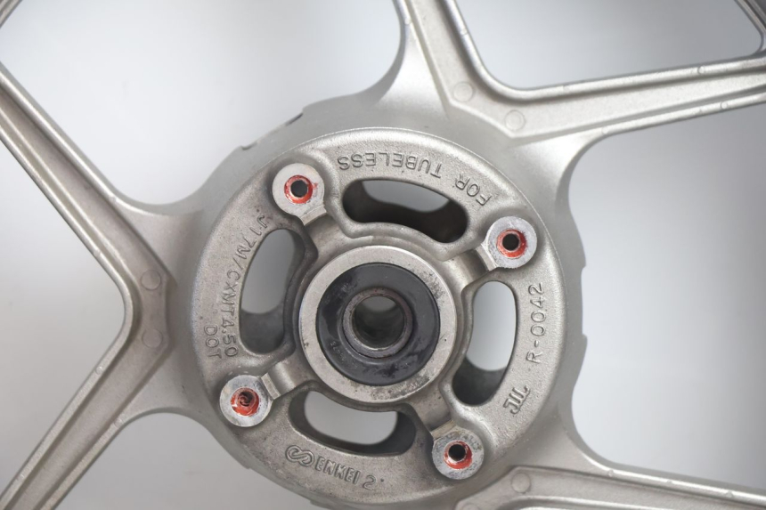 photo de CERCHIO POSTERIORE E PNEUMATICO KAWASAKI ER-6 ER6 N 650 (2005 - 2009) - Altra angolazione