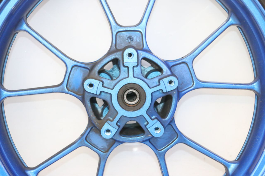 photo de CERCHIO POSTERIORE E PNEUMATICO STAHO FH 50 (2018 - 2019) - Primo piano ad alta risoluzione