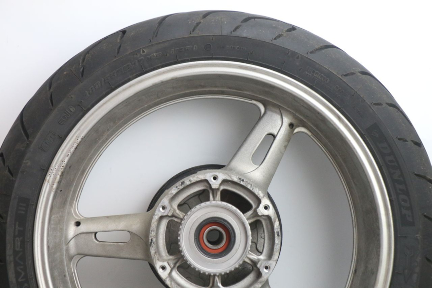 photo de CERCHIO POSTERIORE E PNEUMATICO YAMAHA FJR 1300 (2001 - 2005) - Dettaglio del componente