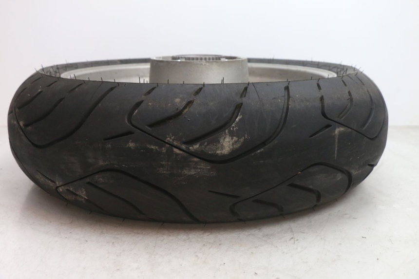 photo de CERCHIO POSTERIORE E PNEUMATICO YAMAHA FJR 1300 (2001 - 2005) - Zoom sui componenti