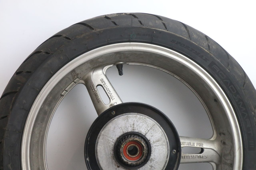 photo de CERCHIO POSTERIORE E PNEUMATICO YAMAHA FJR 1300 (2001 - 2005) - Dettagli dei punti di fissaggio