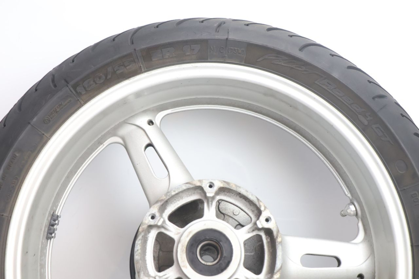 photo de CERCHIO POSTERIORE E PNEUMATICO YAMAHA FJR 1300 (2001 - 2005) - Dettagli dei punti di fissaggio