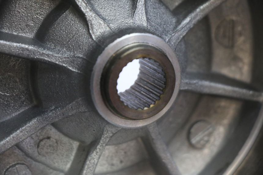 photo de CERCHIO POSTERIORE E PNEUMATICO PIAGGIO FLY 2T 50 (2004 - 2017) - Caratteristiche distintive