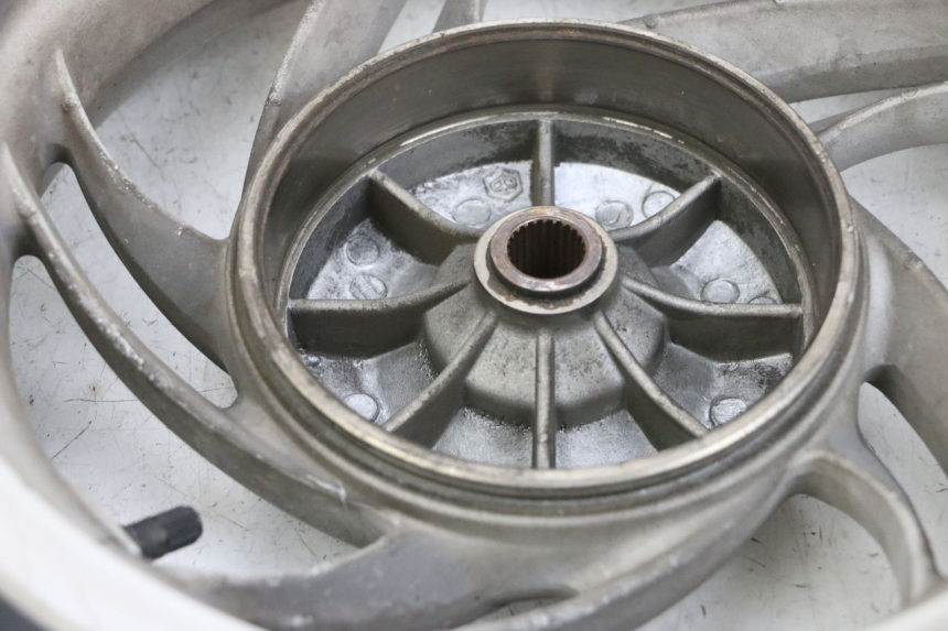 photo de CERCHIO POSTERIORE E PNEUMATICO PIAGGIO FLY 4T 50 (2013 - 2017) - Vista d'insieme del prodotto