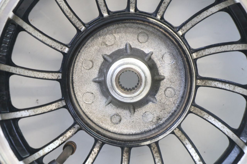 photo de CERCHIO POSTERIORE E PNEUMATICO VENESI FLY RETRO 4T 50 (2020 - 2025) - Altra vista dell'articolo