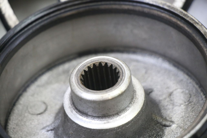 photo de CERCHIO POSTERIORE E PNEUMATICO VENESI FLY RETRO 4T 50 (2020 - 2025) - Stato della superficie e materiale