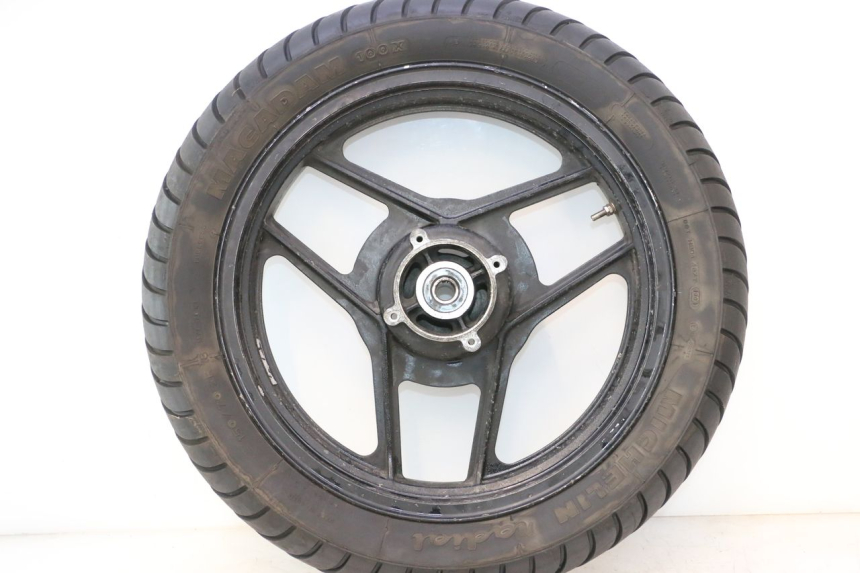 photo de CERCHIO POSTERIORE E PNEUMATICO KAWASAKI GPX F ZX750F 750 (1986 - 1990) - Ispezione visiva dettagliata