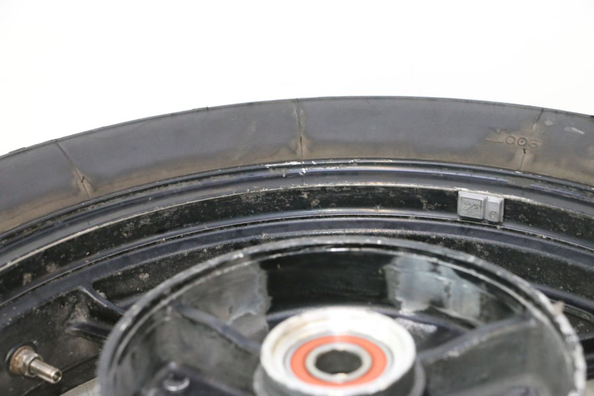 photo de CERCHIO POSTERIORE E PNEUMATICO KAWASAKI GPX F ZX750F 750 (1986 - 1990) - Vista d'insieme del prodotto