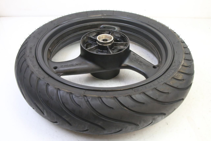 photo de CERCHIO POSTERIORE E PNEUMATICO SUZUKI GS GSE 500 (2001 - 2003) - Marcature e riferimenti originali