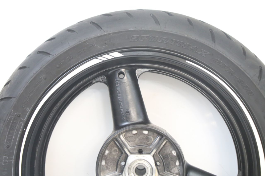 photo de CERCHIO POSTERIORE E PNEUMATICO SUZUKI GSF S BANDIT 600 (2000 - 2004) - Ricambio usato controllato