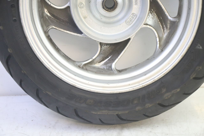 photo de CERCHIO POSTERIORE E PNEUMATICO SYM GTS EVO 125 (2009 - 2013) - Zoom sui componenti