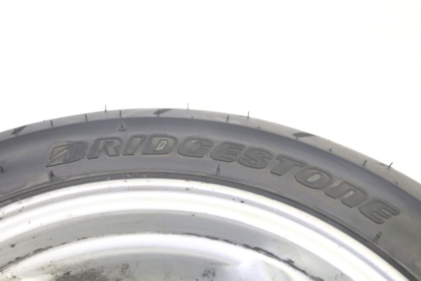 photo de CERCHIO POSTERIORE E PNEUMATICO SYM GTS EVO 125 (2009 - 2013) - Angolazione alternativa