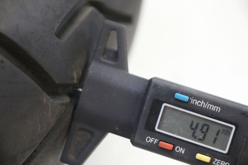 photo de CERCHIO POSTERIORE E PNEUMATICO KIDEN KD125-G 125 (2018 - 2022) - Primo piano ad alta risoluzione