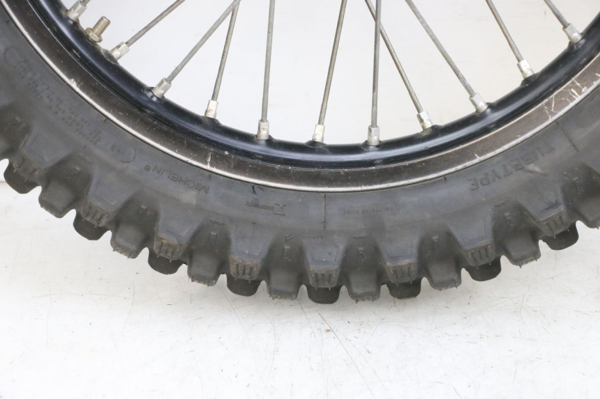 photo de CERCHIO POSTERIORE E PNEUMATICO KAWASAKI KXF KX-F 250 (2017 - 2019) - Angolazione alternativa