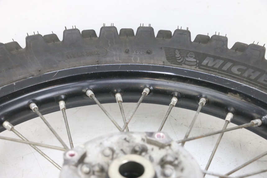 photo de CERCHIO POSTERIORE E PNEUMATICO KAWASAKI KXF KX-F 250 (2017 - 2019) - Primo piano tecnico