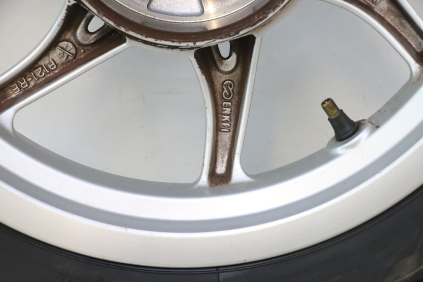photo de CERCHIO POSTERIORE E PNEUMATICO PIAGGIO LIBERTY IGET S 125 (2016 - 2020) - Focus sulla struttura