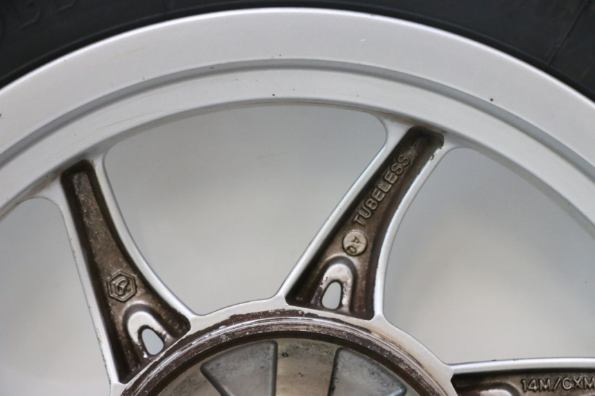photo de CERCHIO POSTERIORE E PNEUMATICO PIAGGIO LIBERTY IGET S 125 (2016 - 2020) - Angolazione alternativa