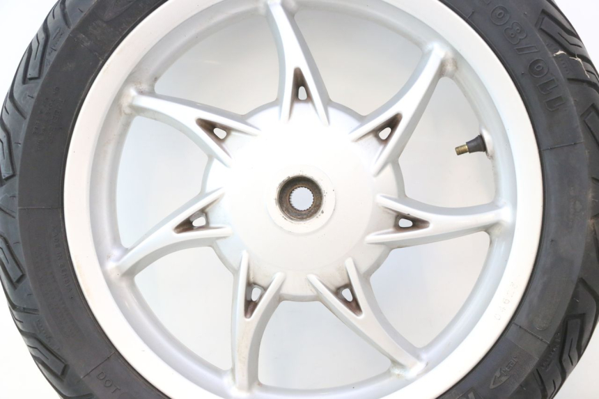 photo de CERCHIO POSTERIORE E PNEUMATICO PIAGGIO LIBERTY IGET S 125 (2016 - 2020) - Zoom sullo stato d'uso