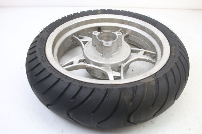 photo de CERCHIO POSTERIORE E PNEUMATICO LONGJIA SHARPY 125 (2020 - 2024) - Dettaglio del componente