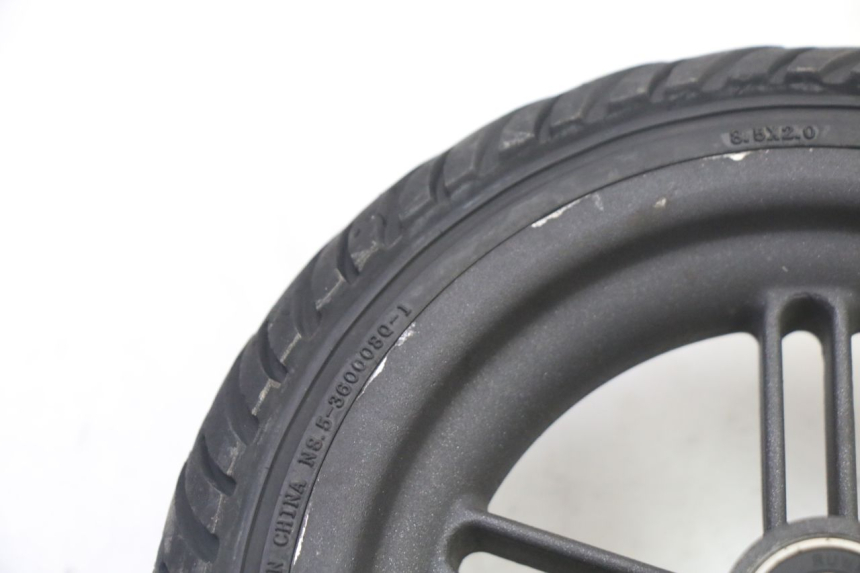 photo de CERCHIO POSTERIORE E PNEUMATICO XIAOMI MI PRO 2 1 - Dettagli dei punti di fissaggio