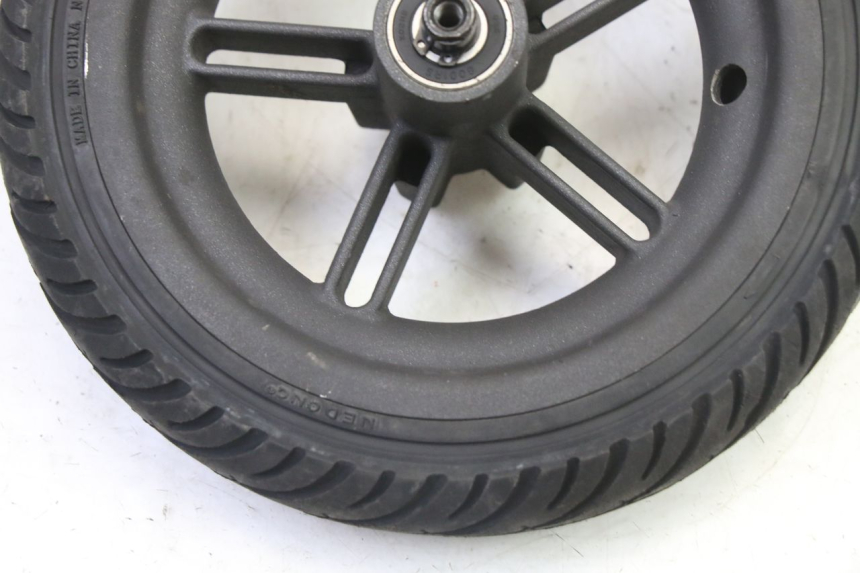photo de CERCHIO POSTERIORE E PNEUMATICO XIAOMI MI PRO 2 1 - Stato della superficie e materiale