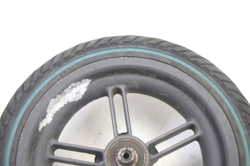 photo de CERCHIO POSTERIORE E PNEUMATICO XIAOMI MI PRO 2 1 - Stato della superficie e materiale