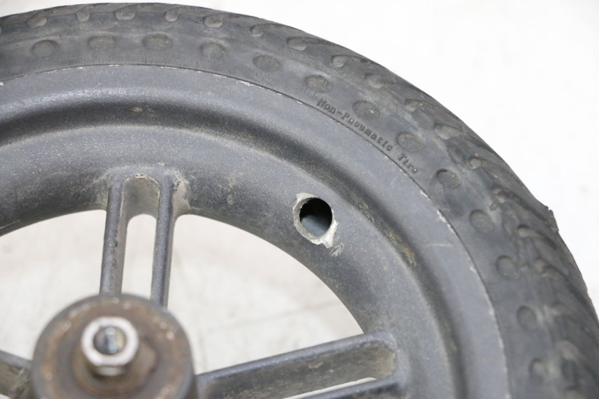 photo de CERCHIO POSTERIORE E PNEUMATICO XIAOMI MI PRO 2 1 - Dettagli dei punti di fissaggio