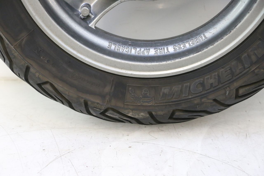 photo de CERCHIO POSTERIORE E PNEUMATICO KYMCO MOVIE S 125 (2009 - 2018) - Caratteristiche distintive
