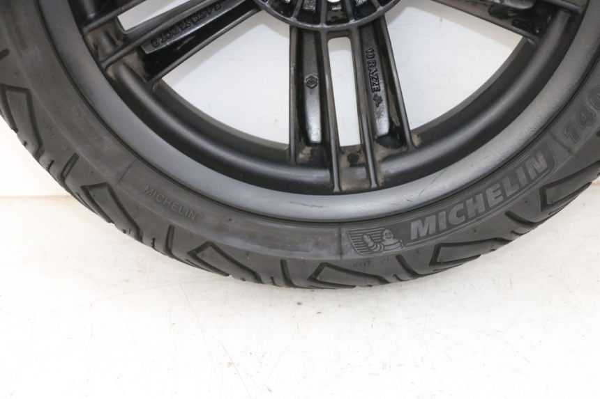 photo de CERCHIO POSTERIORE E PNEUMATICO PIAGGIO MP3 HPE 300 (2019 - 2026) - Ricambio usato controllato